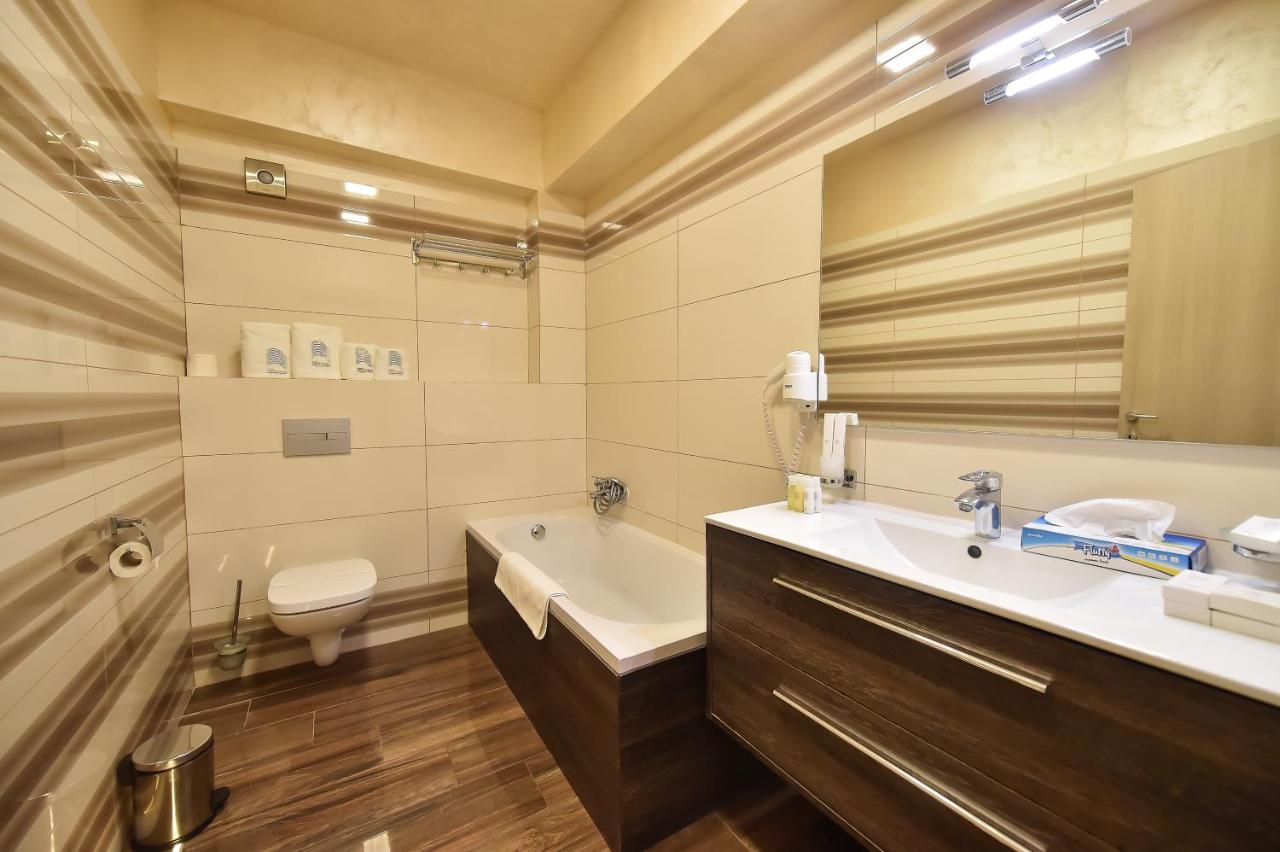 White Tower Private Apartment Beach View Mamaia Exterior foto