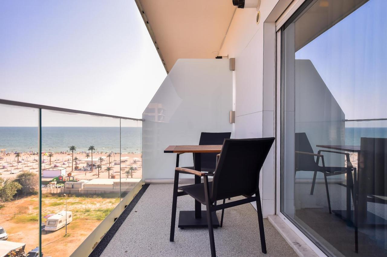 White Tower Private Apartment Beach View Mamaia Exterior foto