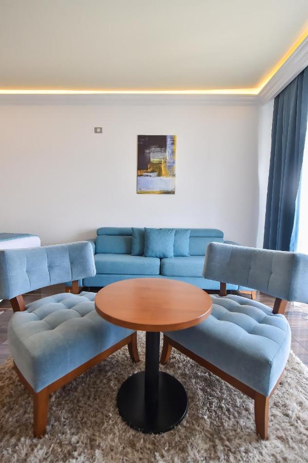 White Tower Private Apartment Beach View Mamaia Exterior foto